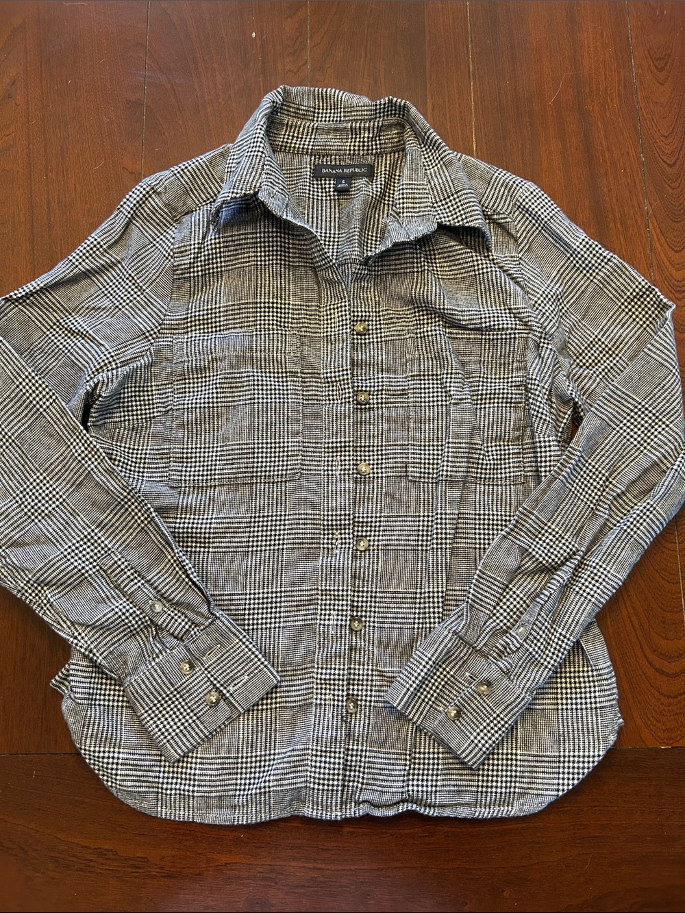 Banana Republic Men's Black and White Plaid Button-Down Shirt